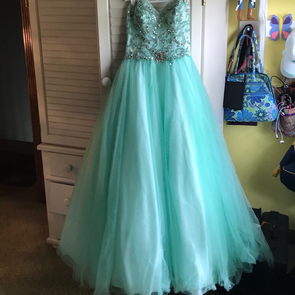 Teal tulle prom dress